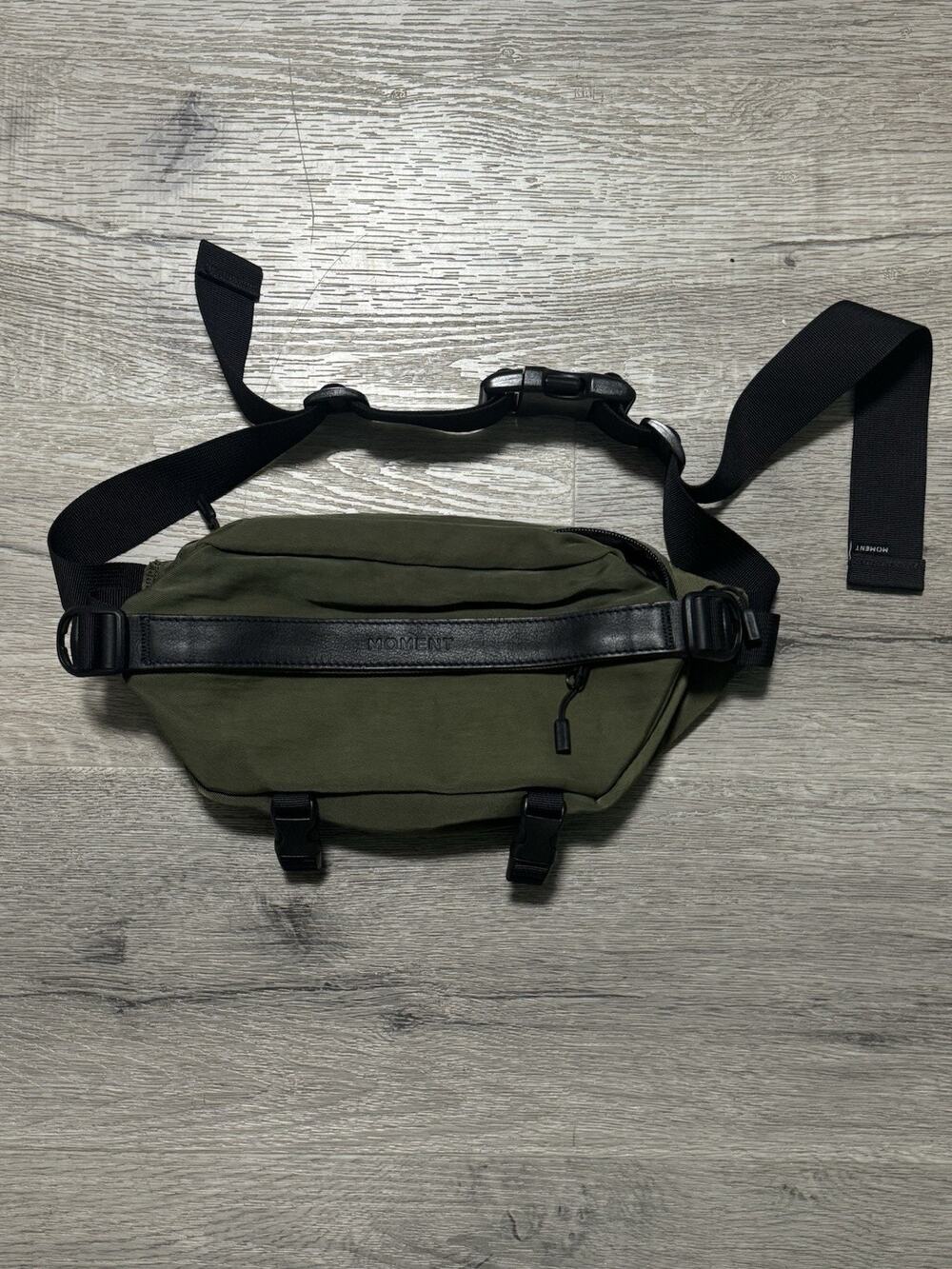 Moment Fanny Pack Sling Bag Camera EUC Olive Green EUC
